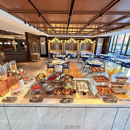 Hilton Garden Inn Beijing Guomao מראה חיצוני תמונה