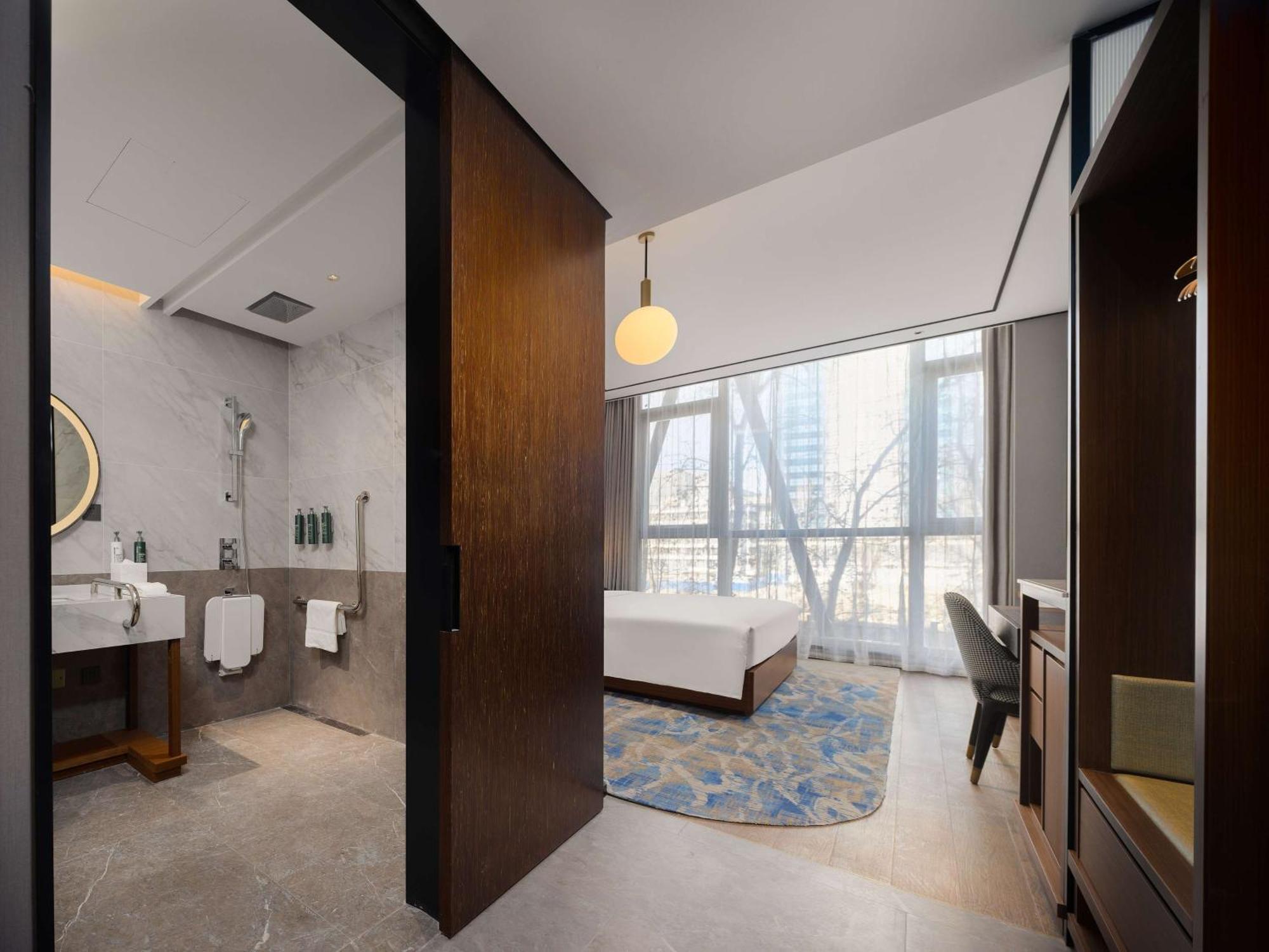 Hilton Garden Inn Beijing Guomao מראה חיצוני תמונה